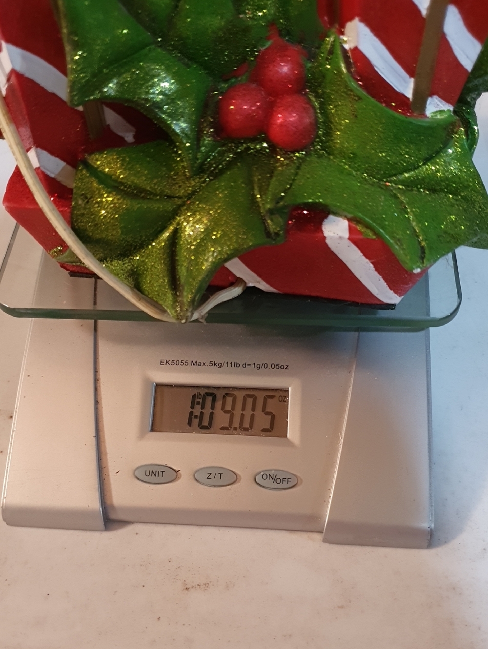 💜 Red LED Christmas Candle Pair with Holly and Gifts - Picture 13 of 13